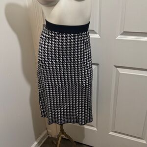 Nipon Boutique Monochrome Houndstooth Midi Skirt